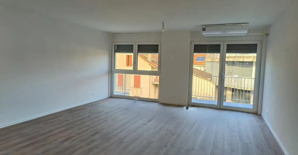 Surface administrative avec balcon - 2ème étage - Projet neuf