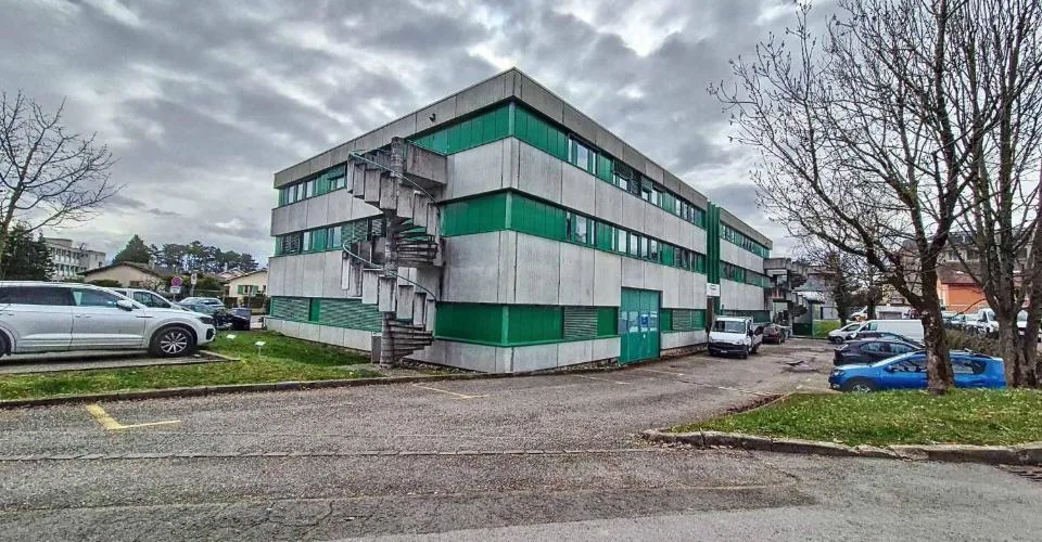 - pour investisseur - Espace administratif polyvalent