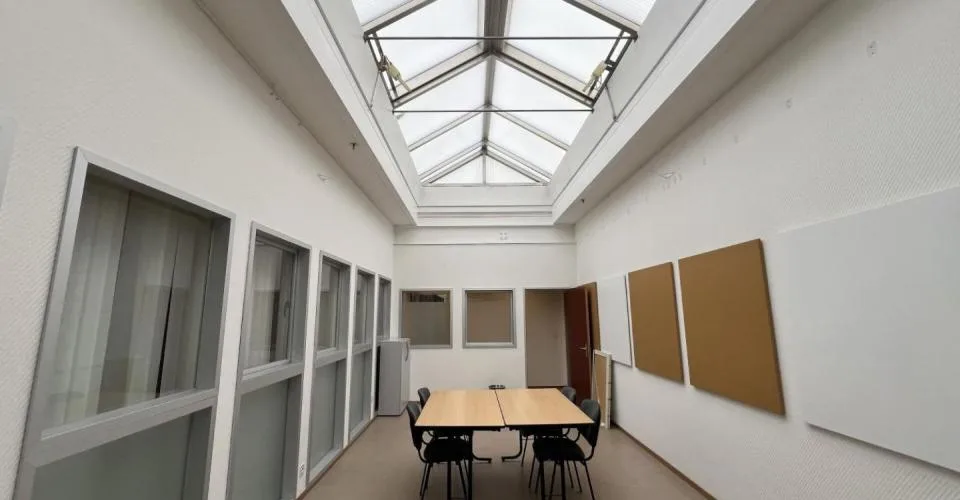 Rendement brut escompté de 8.69 % - Bureaux-commercial de 652 m²