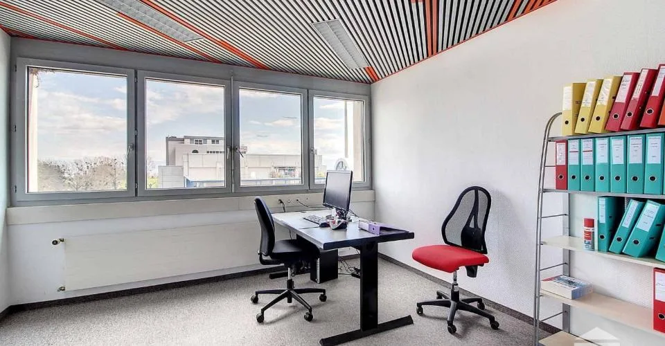 Zone industrielle de l'AsseSurface commerciale - bureaux de 9 pièces
