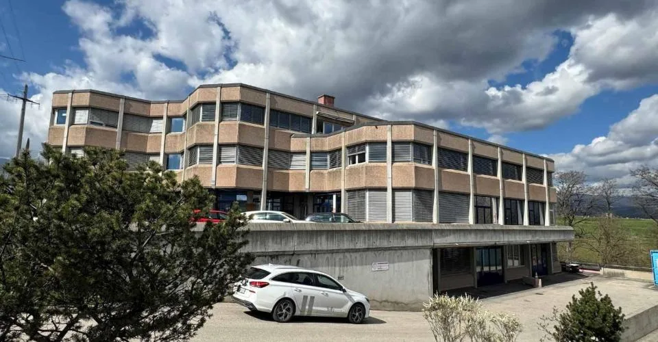 Zone industrielle de l'AsseSurface commerciale - bureaux de 9 pièces