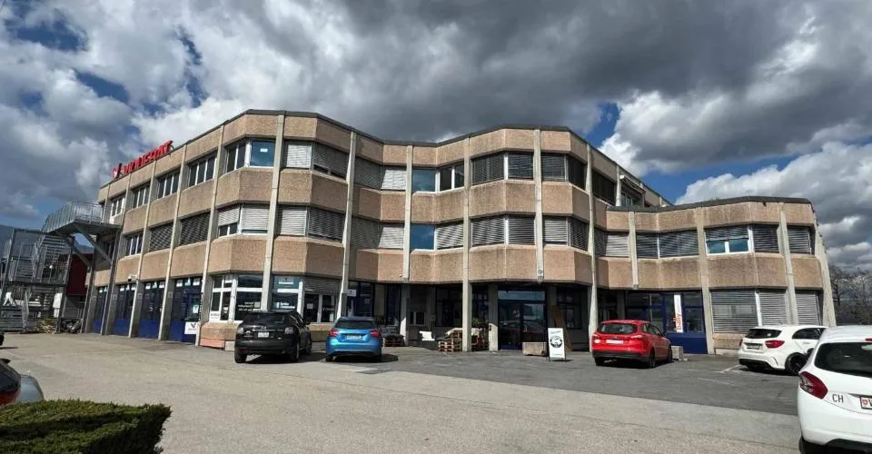 Zone industrielle de l'AsseSurface commerciale - bureaux de 9 pièces