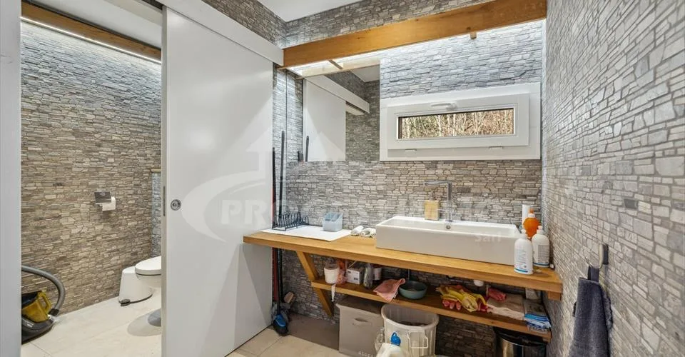 TRES BELLE OPPORTUNITE AVEC DE BELLES SURFACES