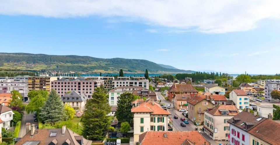 Bureaux exceptionnels dans une tour privative avec vue à 360°