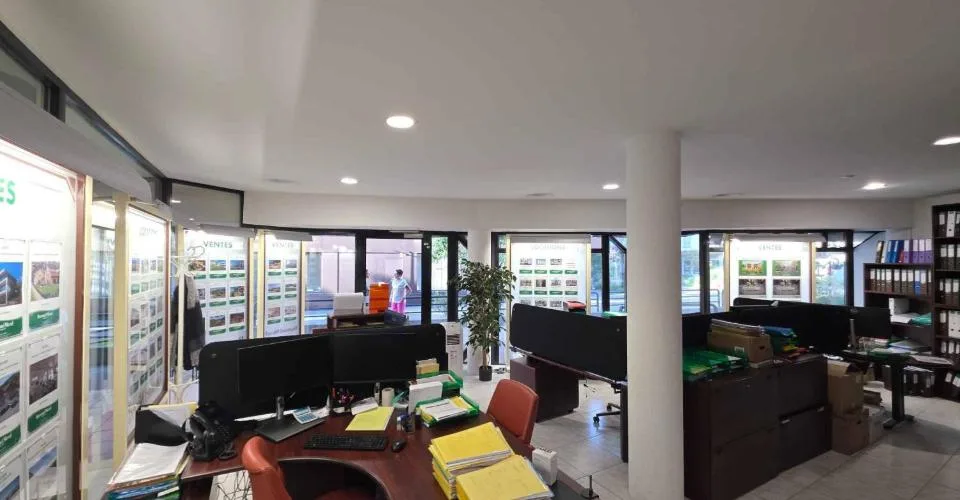 Bureau + dépôt – Plein centre-ville