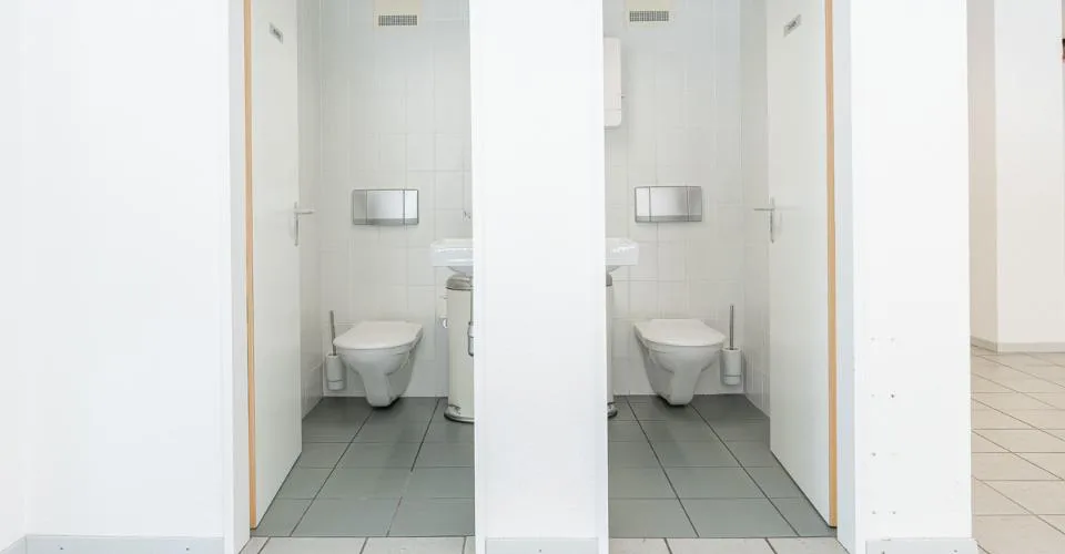 Espaces de bureaux et atelier divisibles, idéalement situés à Viège.