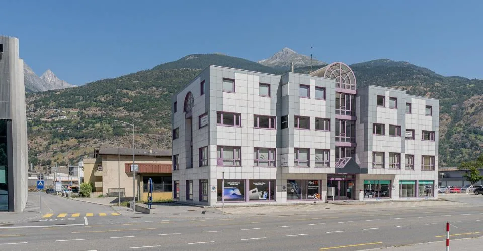 Espaces de bureaux et atelier divisibles, idéalement situés à Viège.