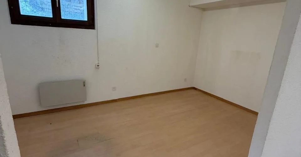 Local commercial / bureau de 40 m2 Rendement brut sur fonds propres 24,77 %