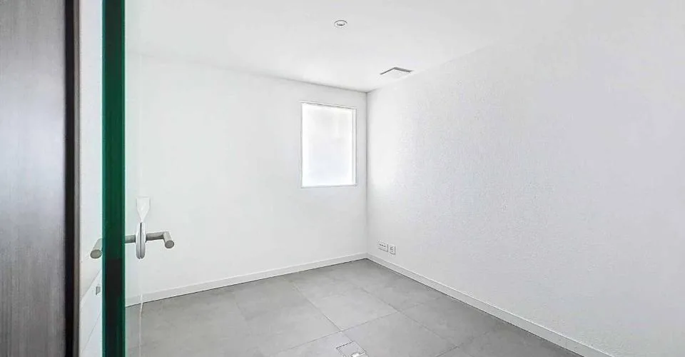 Bureaux spacieux avec 12 places de parc