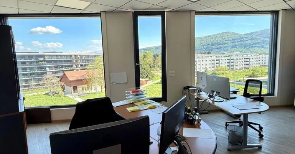 1226 THONEX - Bureaux de 305 m2 au 3ème étage d'un immeuble moderne