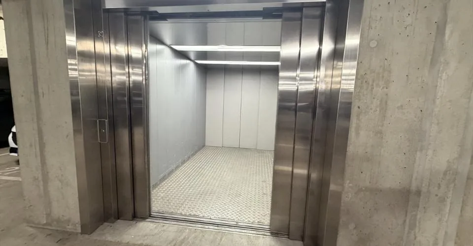 1226 THONEX - Bureaux de 305 m2 au 3ème étage d'un immeuble moderne