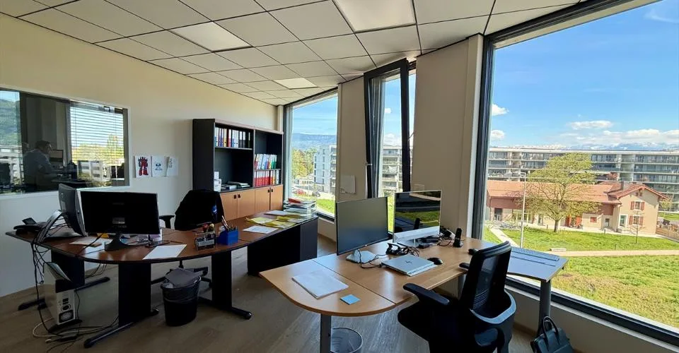 1226 THONEX - Bureaux de 305 m2 au 3ème étage d'un immeuble moderne