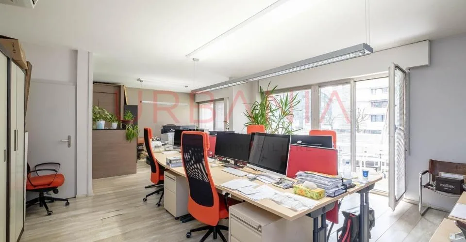 OPPORTUNITE UNIQUE POUR UN INVESTISSEUR OU UTILISATEUR
