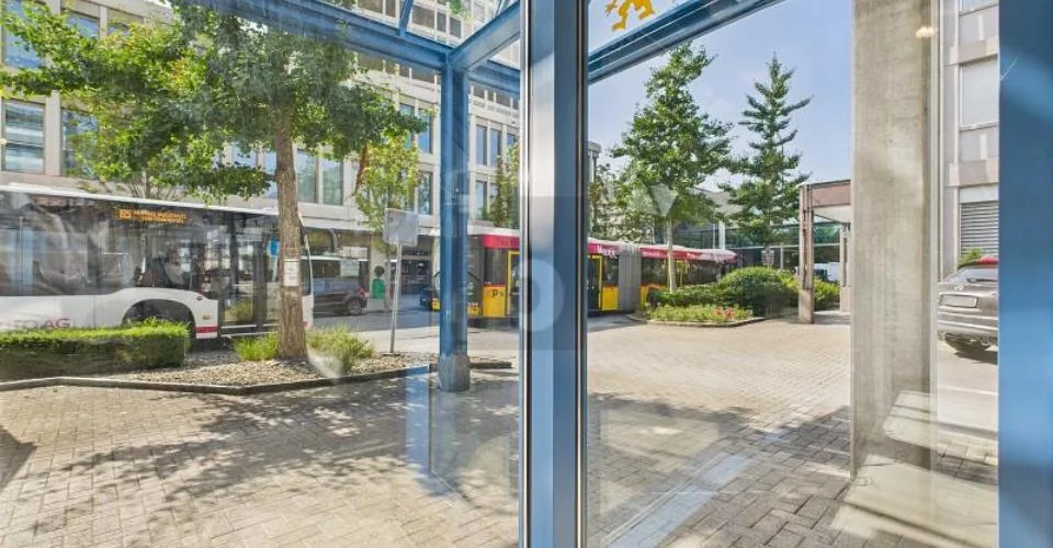 REPRÄSENTATIV IM STADTZENTRUM