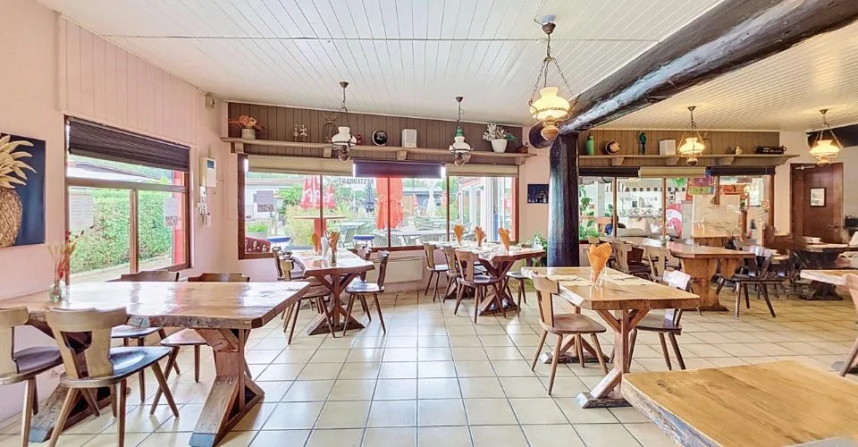 Opportunité rare : café-restaurant proche du lac à Cheyres - FR