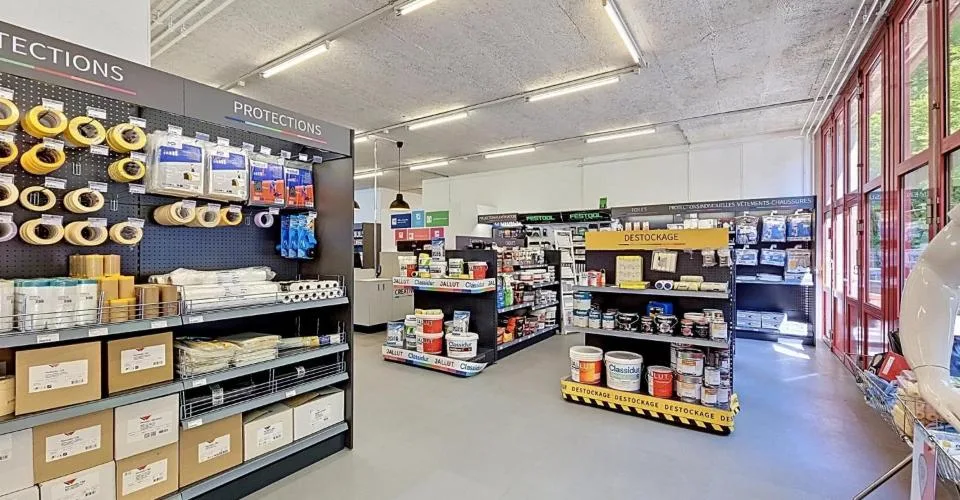 Spécial investisseur - Grande surface commerciale à deux pas du centre
