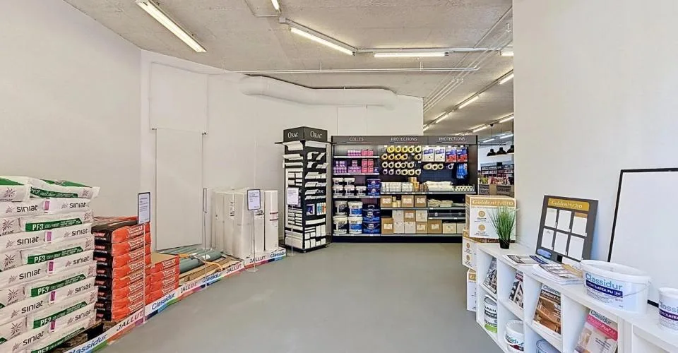 Spécial investisseur - Grande surface commerciale à deux pas du centre