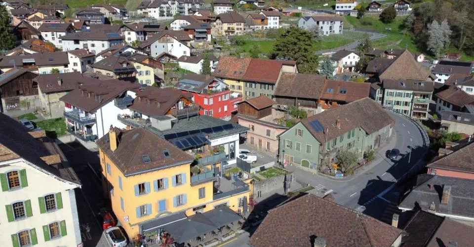 Café - Restaurant au centre d'Ollon !