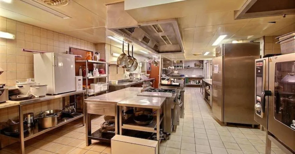 Restaurant 380 m2 au Sentier