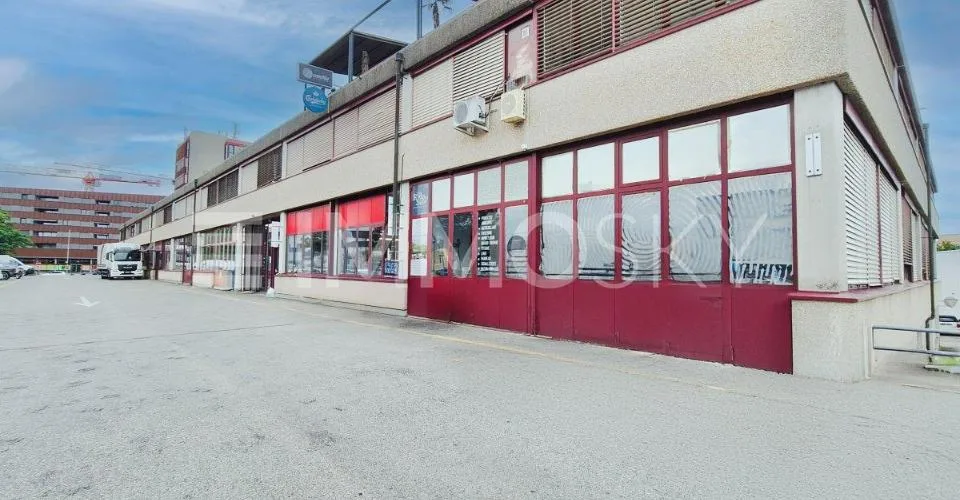 150m2 de surface commerciale en duplex à Nyon