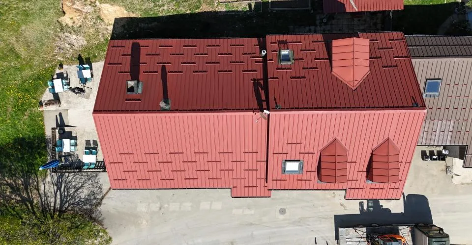 Immeuble avec restaurant et logements – Situation touristique à Vaulion