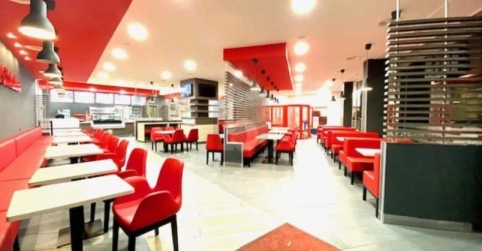 EMPLACEMENT IDÉAL - CLIENTÈLE ASSURÉE