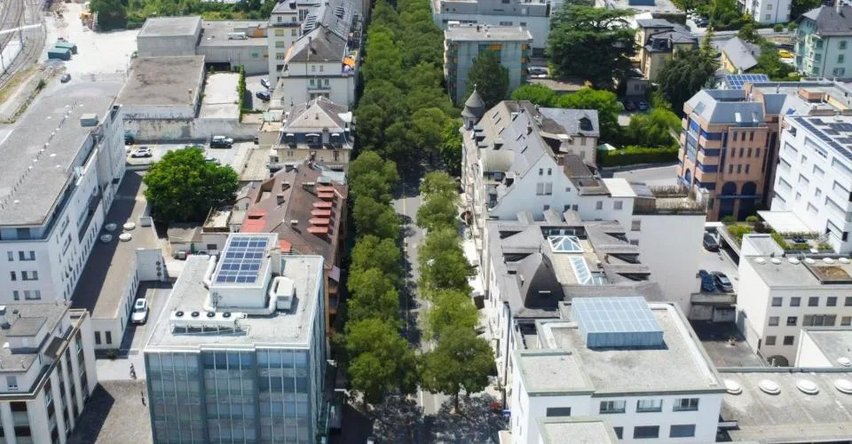 À remettre - Établissement avec excellent rendement au coeur de Sierre