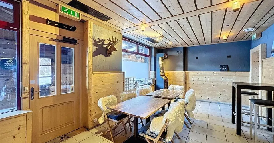 Café-bar - Restaurant ? Emplacement premium à Morgin