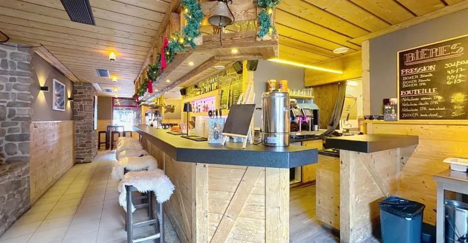 Café-bar - Restaurant ? Emplacement premium à Morgin