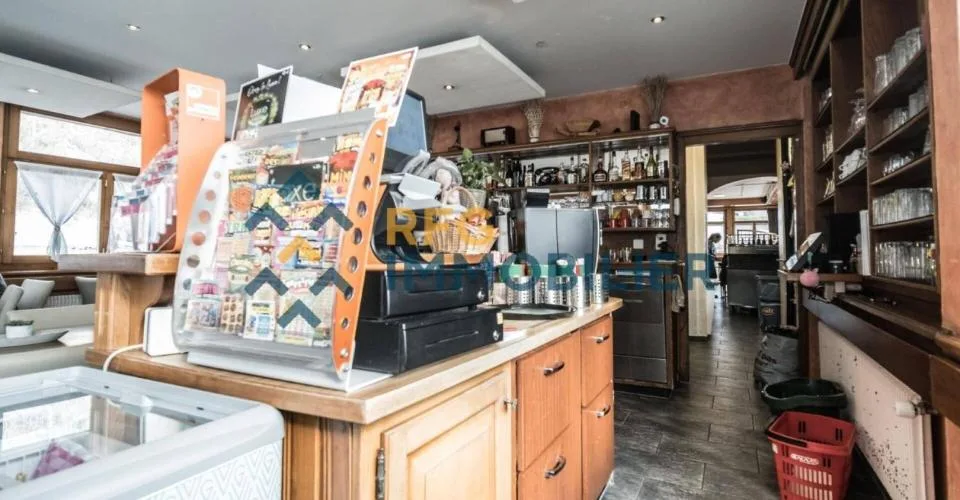 Restaurant 487.85 m2 à Sembrancher