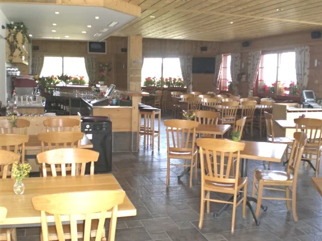 Restaurant "Le Virage" à Champoussin, au coeur des Portes-du-Soleil