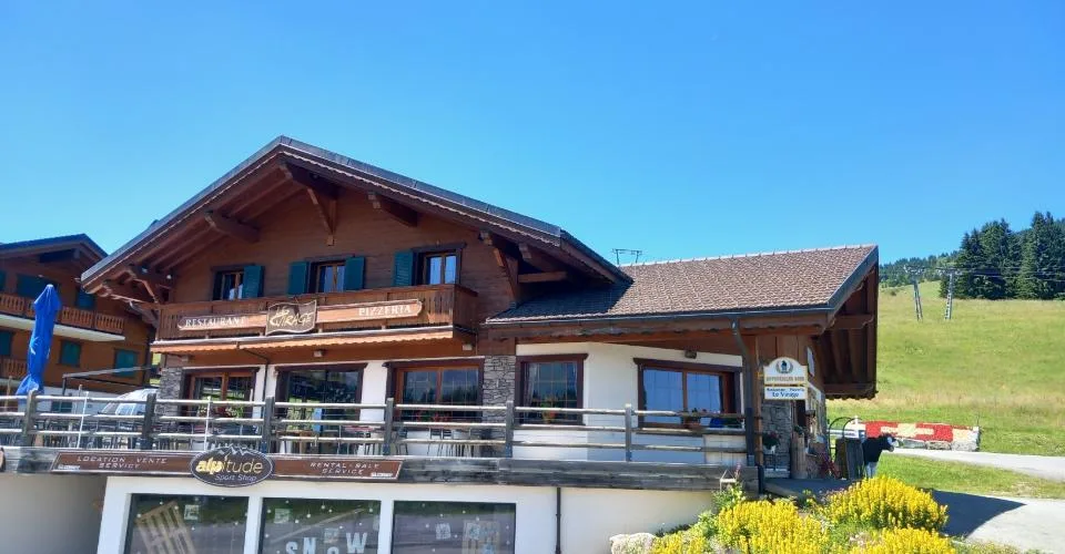 Restaurant "Le Virage" à Champoussin, au coeur des Portes-du-Soleil