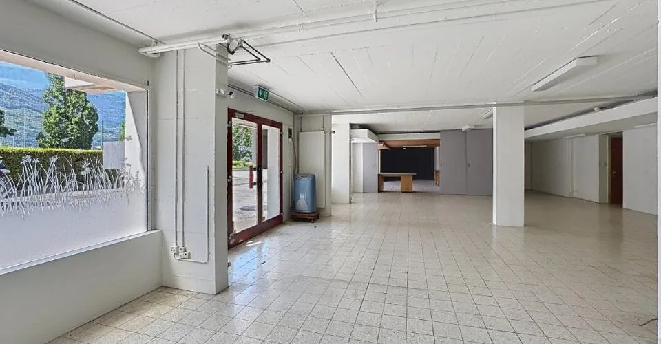 Sion, centre-ville : local commercial de 230 m² avec un grand potentiel d'aménagement