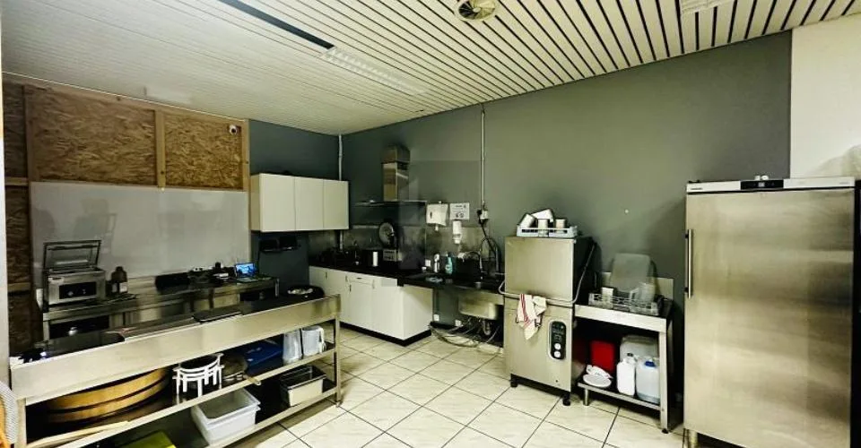 POKE BOWLS, SITUATION IDEALE, EQUIPEMENT COMPLET