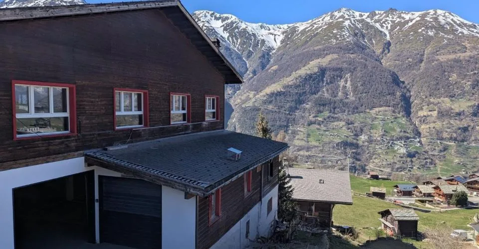 Investir, stationner, stocker - grand garage double à Grächen