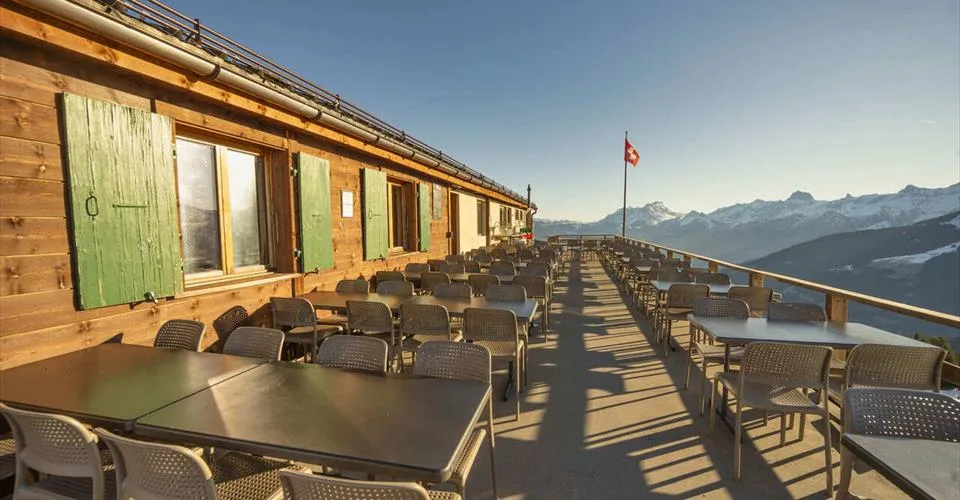 RESTAURANT SUR LES PISTES - TERRASSE VUE DENTS-DU-MIDI - EXCLUSIVITÉ
