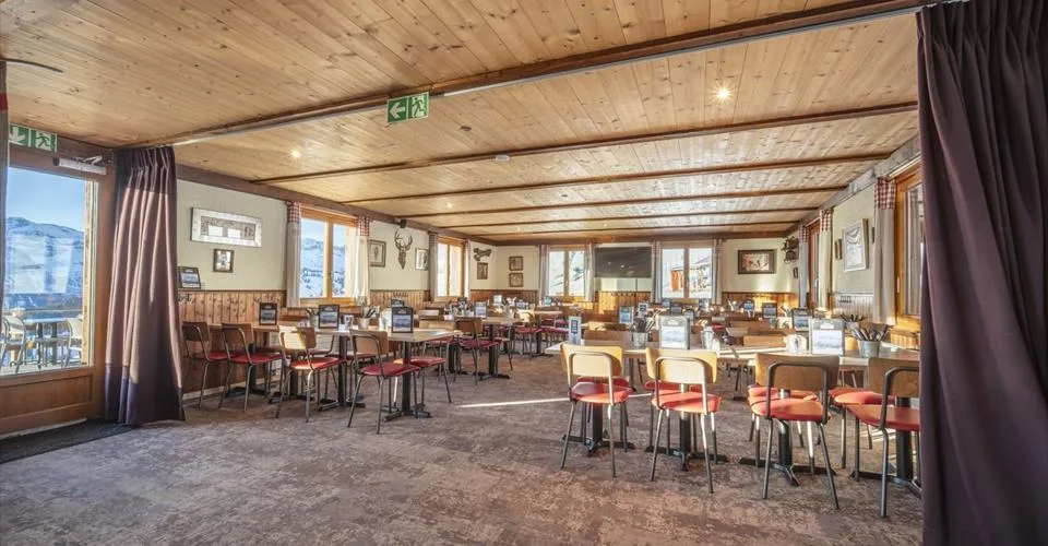 RESTAURANT SUR LES PISTES - TERRASSE VUE DENTS-DU-MIDI - EXCLUSIVITÉ