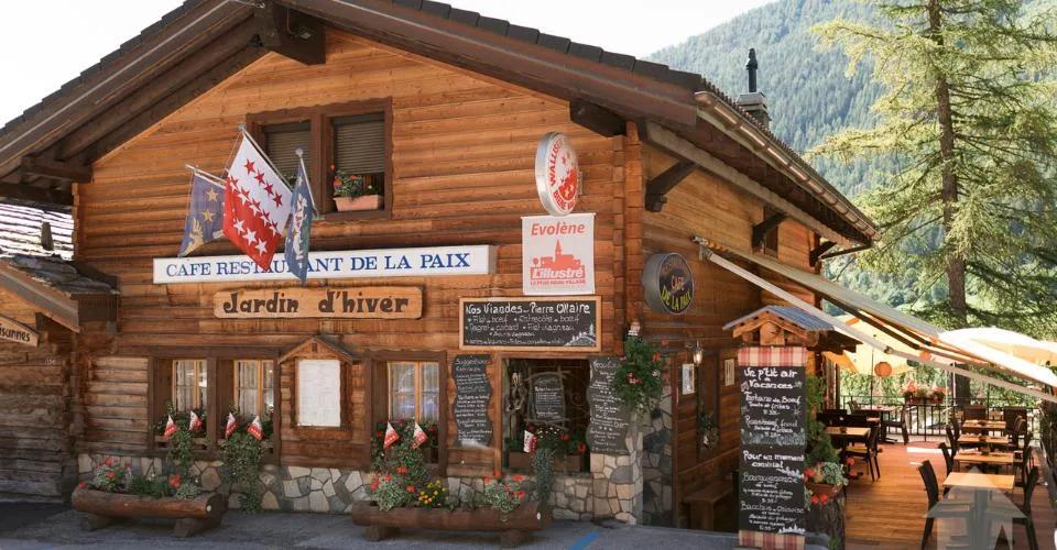 Magnifique Restaurant au centre d'Evolène avec appartement séparé