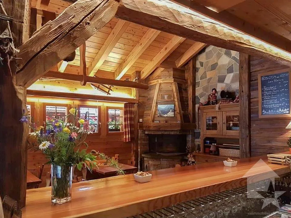 Magnifique Restaurant au centre d'Evolène avec appartement séparé