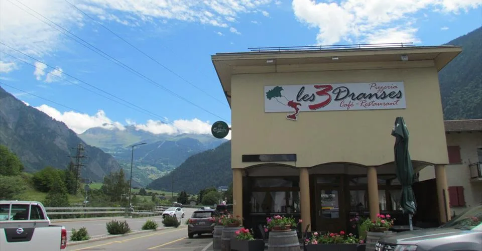 Sur la route du Grand-St-Bernard, grand restaurant à vendre