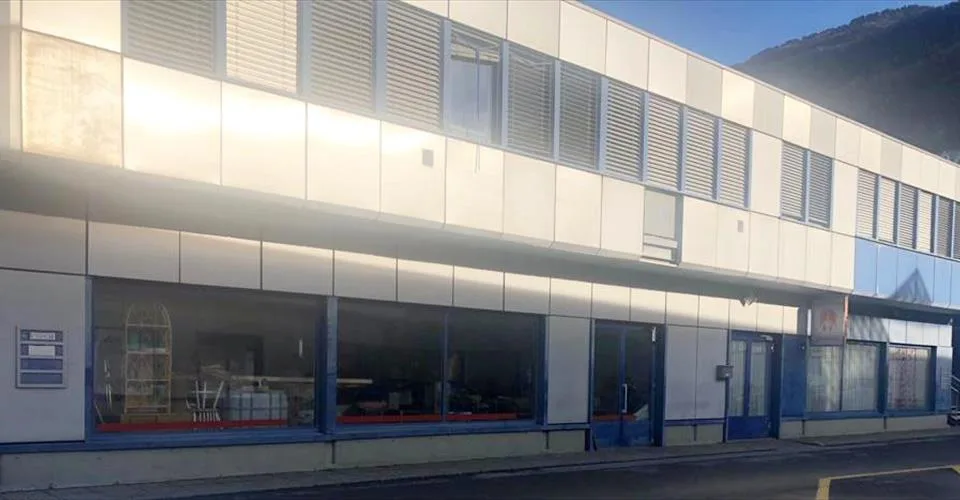 RESERVE - 2 surfaces commerciales de 2x220 m2 à Martigny