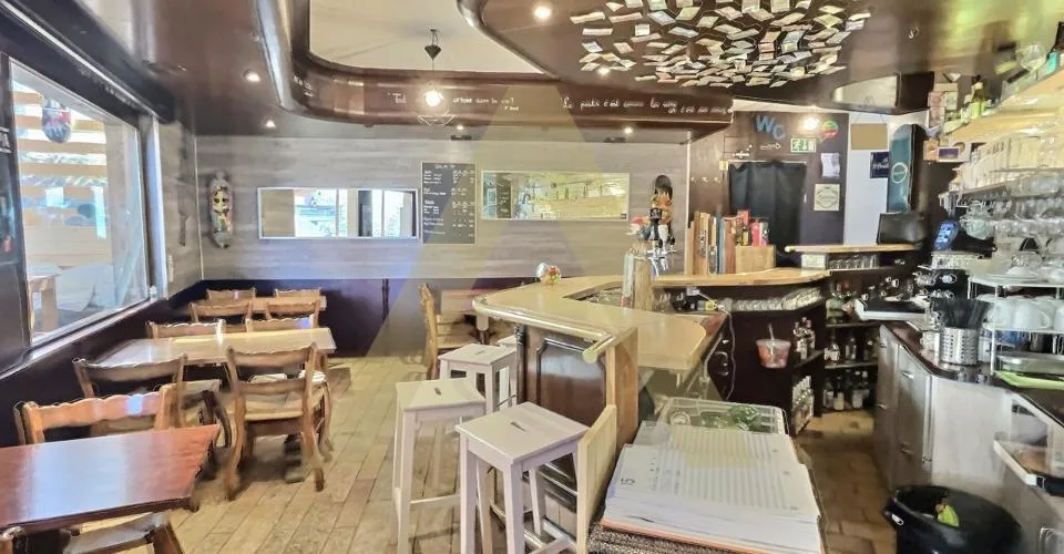 Bar restaurant au coeur du village