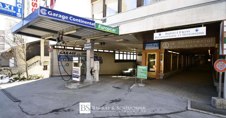 Local commercial – Situation premium, visibilité, vitrines, 2 accès