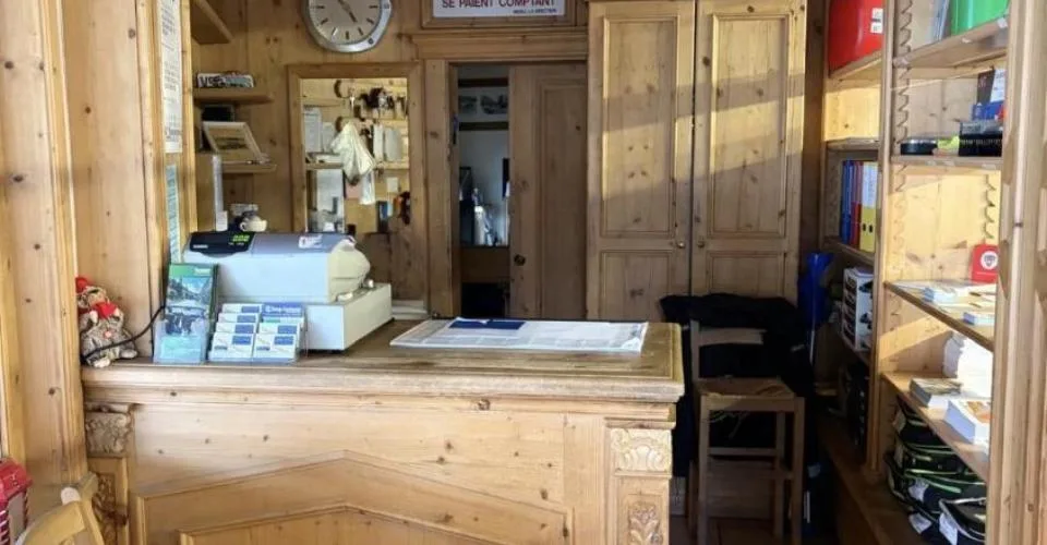 Commerce au centre de Crans