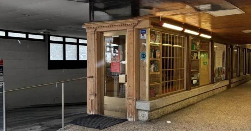 Commerce au centre de Crans
