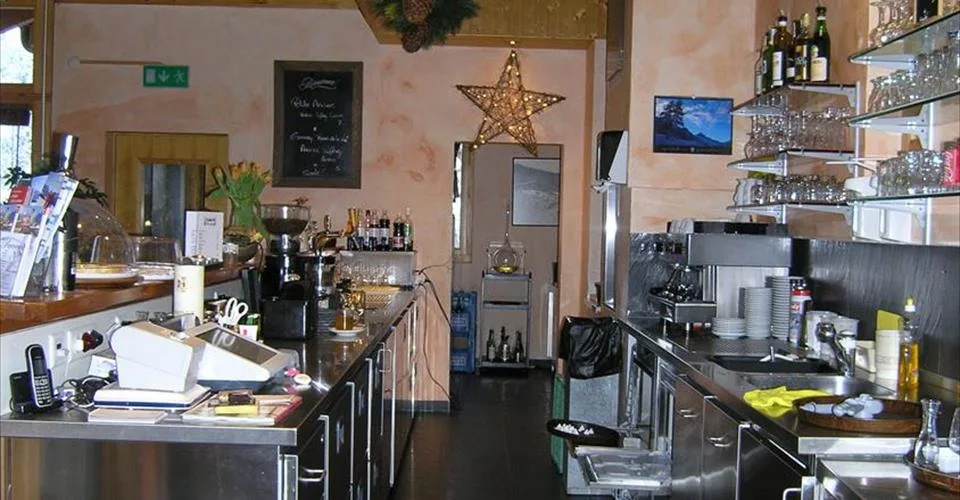 Restaurant typique avec vue dégagée et bon ensoleillement