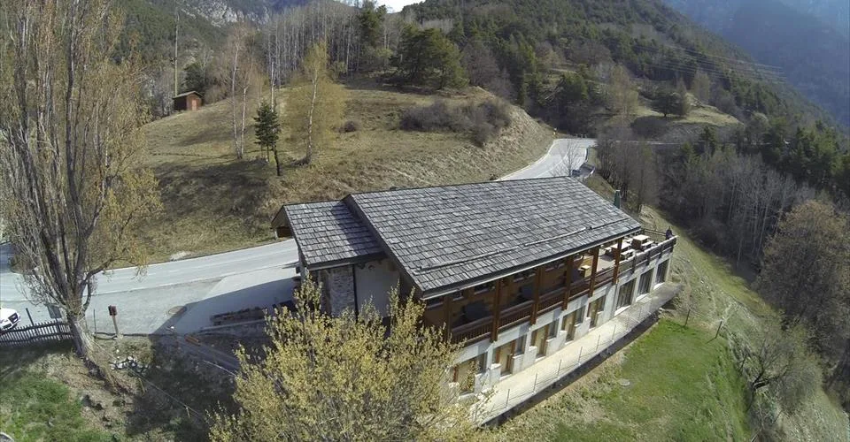 Restaurant typique avec vue dégagée et bon ensoleillement