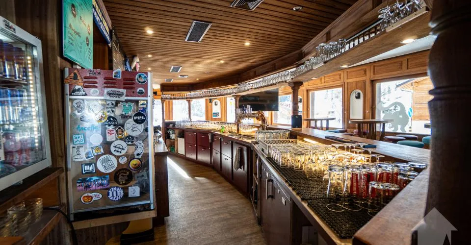 Exceptionnel : bistrot avec duplex 5.5 pièces et studio indépendant