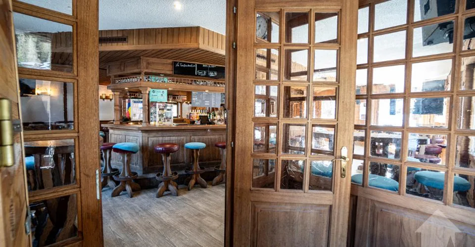Exceptionnel : bistrot avec duplex 5.5 pièces et studio indépendant