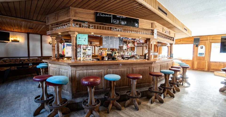 Exceptionnel : bistrot avec duplex 5.5 pièces et studio indépendant